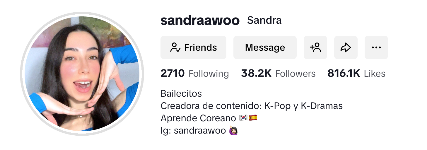 Hablamos de Stray Kids con Sandra. 스트레이 키즈에 대해 산드라랑 얘기했어.